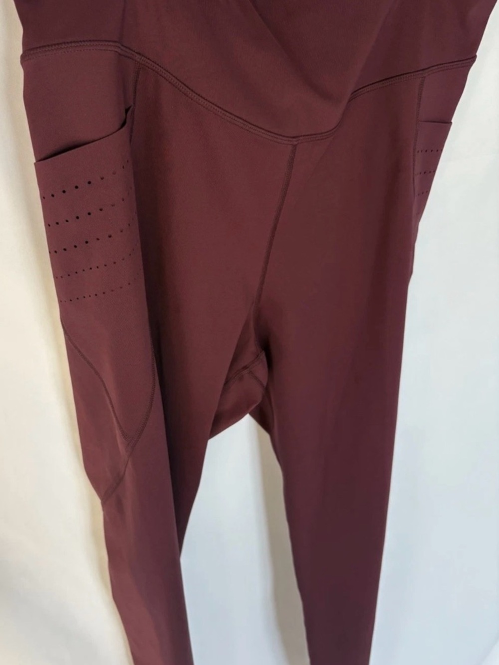 Joylab Women's High Rise Leggings XL Cut Out Details Maroon Inner Pocket - Picture 4 of 11
